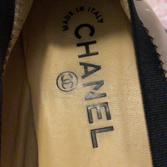 SOLD!! Chanel CC Logo Leather Ballet Flats - Picture 5 of 10